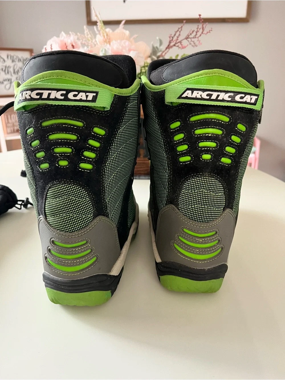 Arctic Cat Green & Black Snowmobile Boots with Matching Gloves